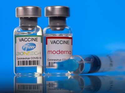 فایزر/بیون‌تک و مدرنا برای تولید فوری واکسن کرونای امیکرون اعلام آمادگی کردند