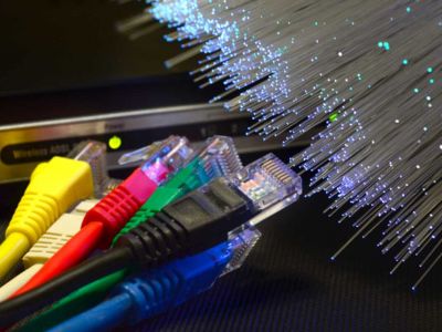معاون تجاری شرکت مخابرات: تعرفه اینترنت فیبر نوری و ADSL بایستی یکسان باشد