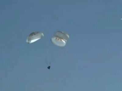 کپسول دراگون ۴ فضانورد را به زمین آورد